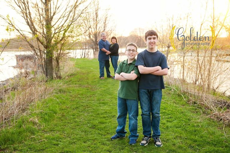 outside-family-photography-Lake-Zurich