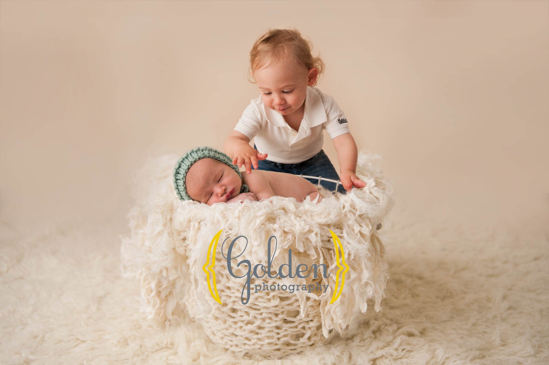 newborn sibling photographer Lake Zurich