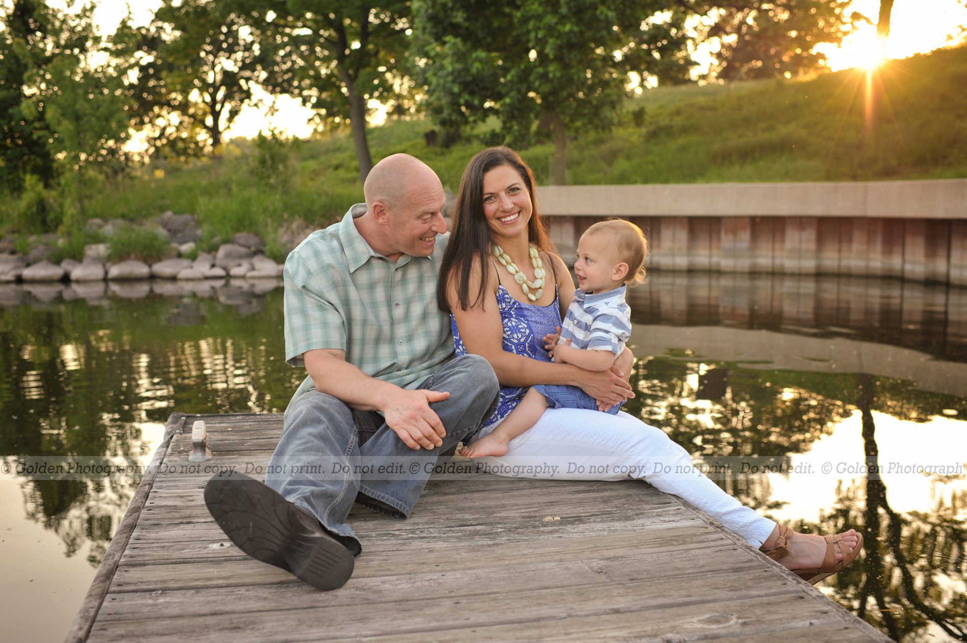 family photos near water Illinois