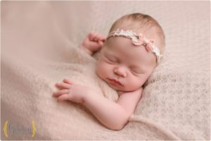 baby girl sleeping in Lake Zurich IL studio