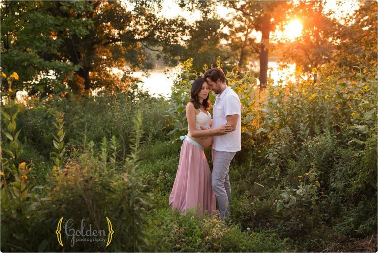 what to wear for outdoor maternity photos