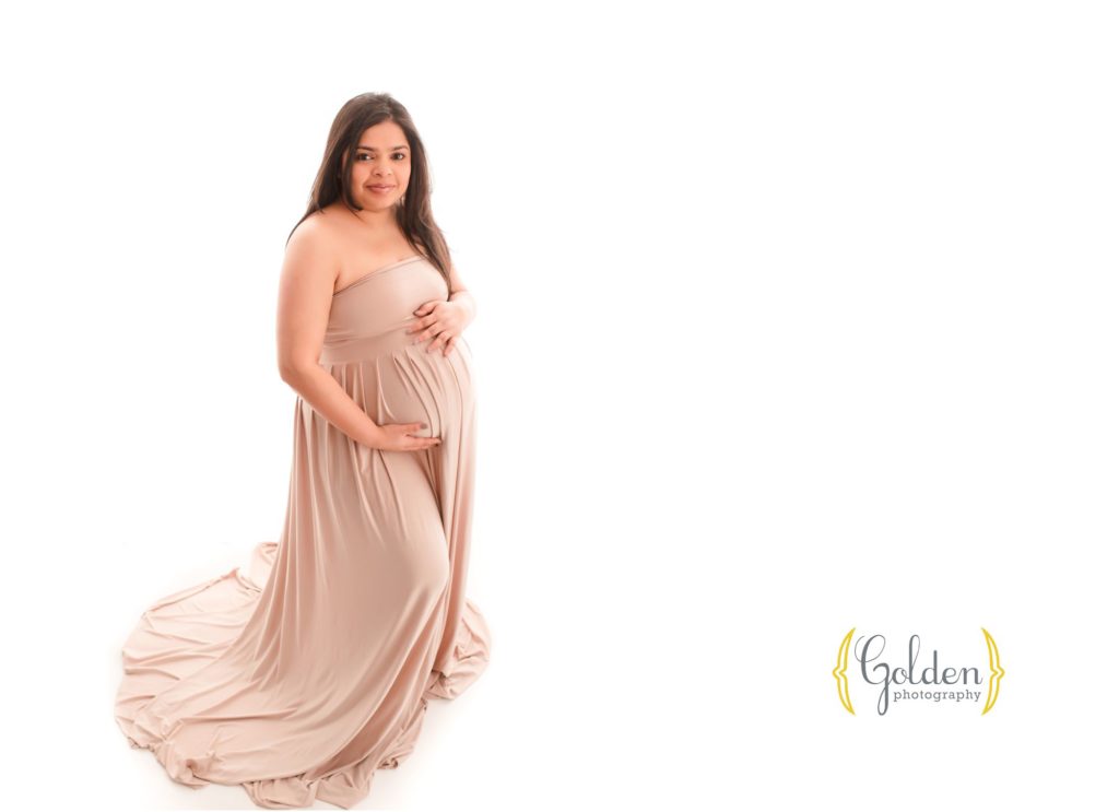 what to wear studio pregnancy photos