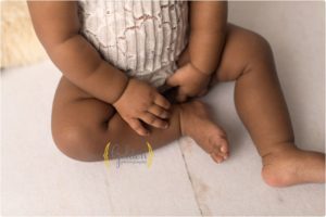 detail photo of 1 year old legs in Barrington IL photo studio