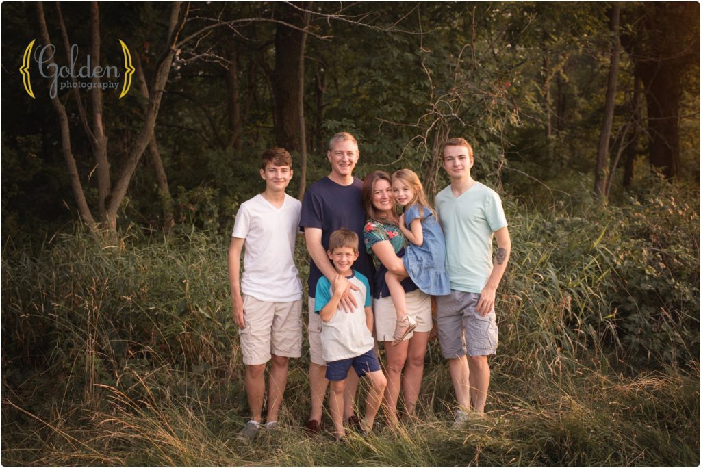 large family poses for outdoor family photos Lake County IL