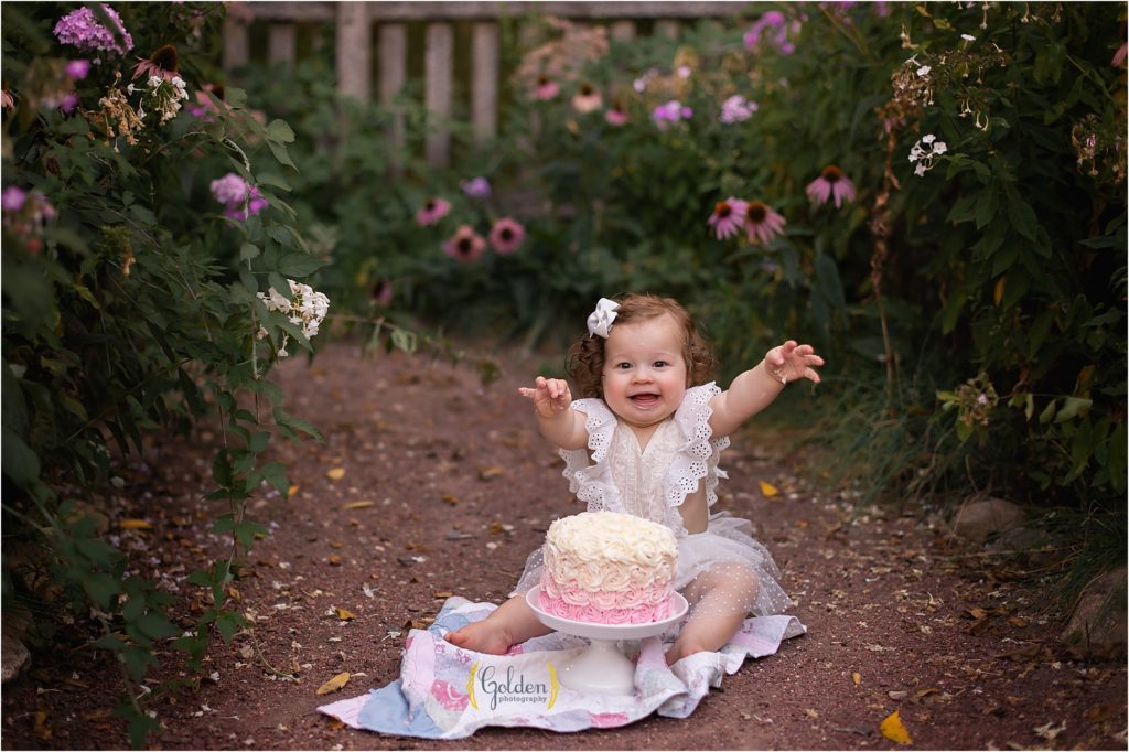 baby girl wish smash cake at Vehe Barn